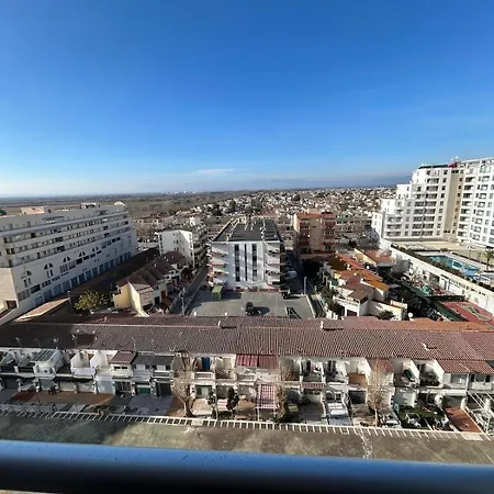 En El Centro De Ampuria Brava * Эмпуриабрава