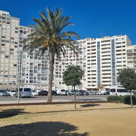 En El Centro De Ampuria Brava
