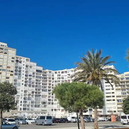 En El Centro De Ampuria Brava Эмпуриабрава