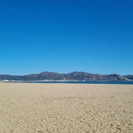 En El Centro De Ampuria Brava *